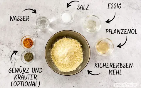 Zutaten für Kichererbsen-Pasta: Kichererbsenmehl, Wasser, Salz, Essig, Pflanzenöl und optional Gewürze/Kräuter.