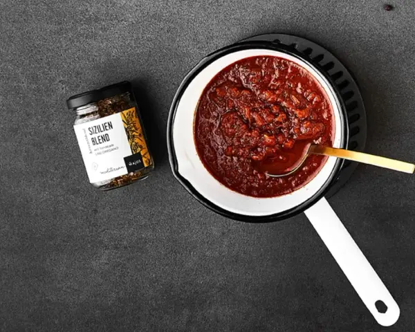 Ein köstliches Sugo-Rezept mit einer Gewürzmischung "Sizilien Blend" für authentischen Geschmack.