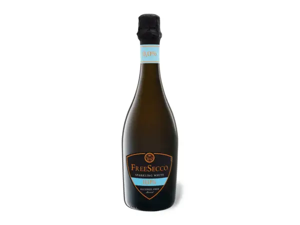 Flasche mit wein mit wenig alkohol (0,0%), "FreeSecco Sparkling White" auf dem Etikett.